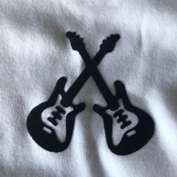 2 Ringer Tees 🖤🎸 - Picture 3 of 4